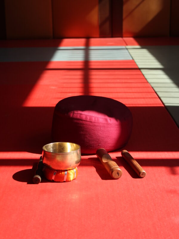 11yoga-thai-meditation-materiel